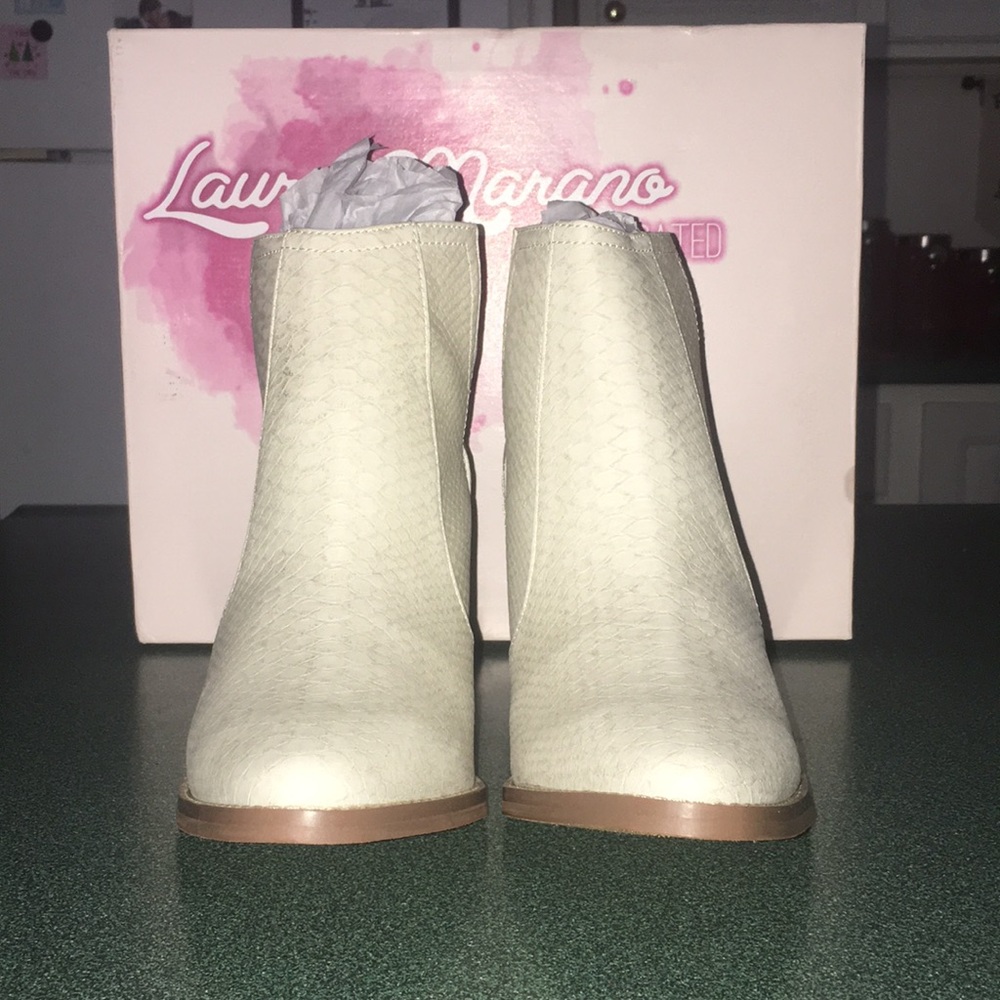 Snip-Toe Booties - Picture 2 of 3